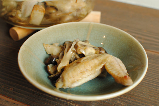 手羽先ときのこの昆布粉オイル焼き